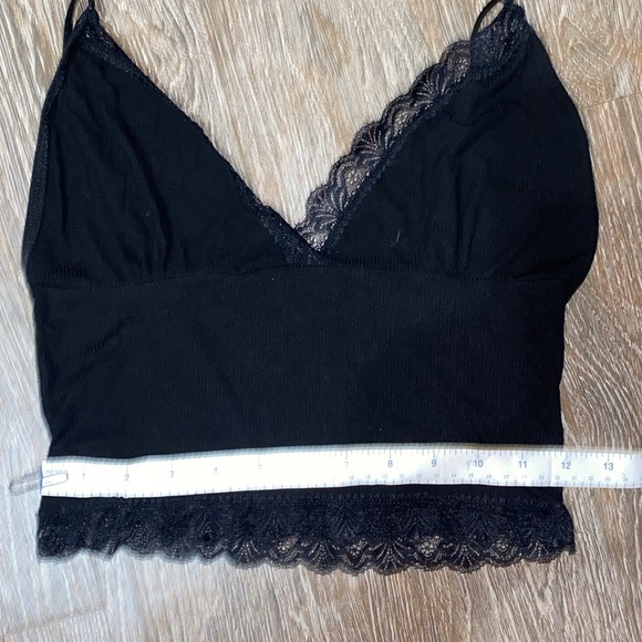 3 Small bralettes. No brand. Excellent used condition - Picture 8 of 9